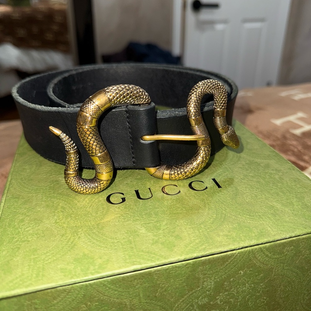 Gucci Black Belt with Gold Serpent Buckle